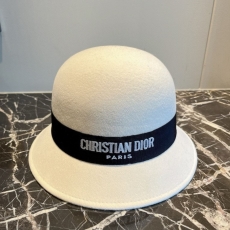 CHRISTIAN DIOR